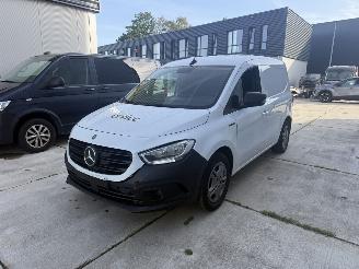 skadebil auto Mercedes Citan eCitan PRO 51 kWh  -NAVI-CAMERA-STOEL VERW 2024/1