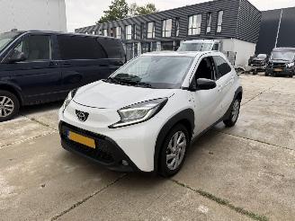 Voiture accidenté Toyota Aygo X- 1.0 VVT-i MT First CLIMA-CAMERA-CRUISE 2022/9