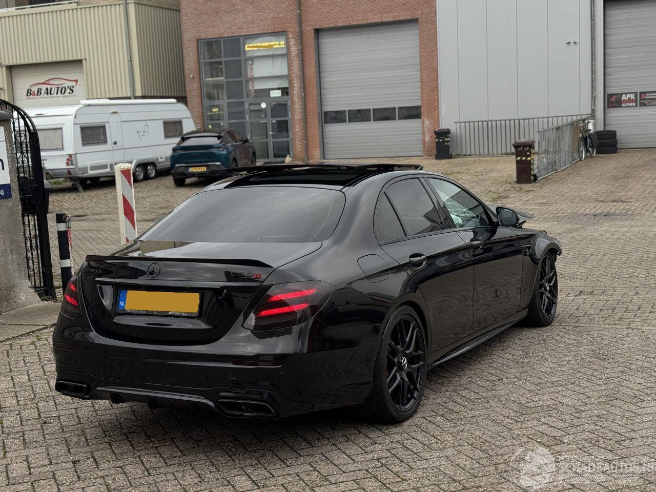 Mercedes E-klasse E63S 4Matic+ 612Pk Keramisch Pano Schaalatoelen Burnmester Carbon Alcantara Head-Up 360Camera Memory