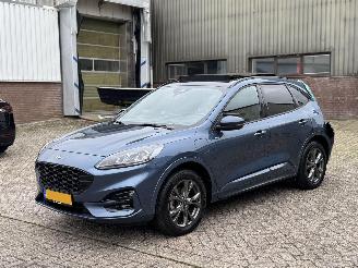 Schadeauto Ford Kuga 2.5 PHEV St-Line X Pano 2022/12