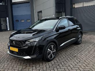 Damaged car Peugeot 3008 1.6 Hyrbid 225 Allure 2021/9