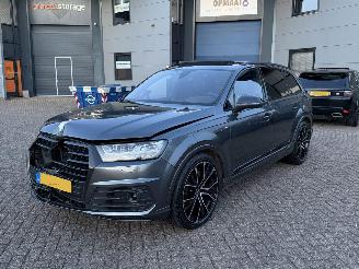 krockskadad bil auto Audi Q7 3.0 TDI Quattro 7Persoons S-Line Pano Bose Head-Up 2017/10