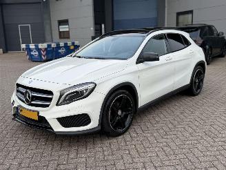 krockskadad bil auto Mercedes GLA 200 Cdi Automaat AMG Pakket Pano 2014/4