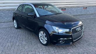 skadebil auto Audi A1 A1 (8X1/8XK), Hatchback 3-drs, 2010 / 2018 1.6 TDI 16V 2013/11