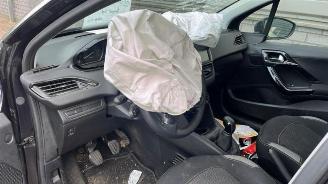 Peugeot 208 208 I (CA/CC/CK/CL), Hatchback, 2012 / 2019 1.2 Vti 12V PureTech 82 picture 17