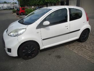 skadebil auto Peugeot 107 1.0-12V XS AIRCO 2011/5