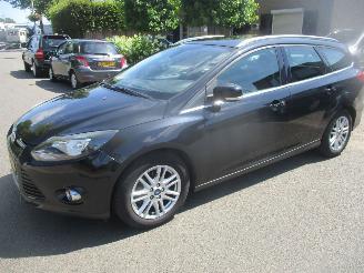 skadebil auto Ford Focus TITANIUM CLIMA NAVI 2013/3