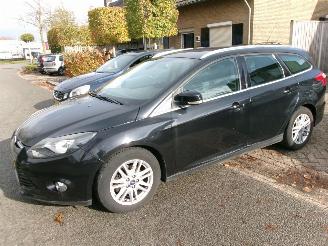 damaged passenger cars Ford Focus TITANIUM CLIMA NAVI 2013/3