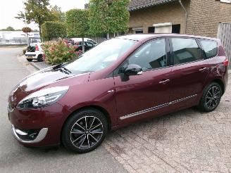 Avarii autoturisme Renault Grand-scenic 2.0 BOSE AUTOMAAT 7 PERSOONS CLIMA NAVI 2012/10
