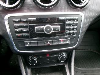 Mercedes A-klasse 180 AMBITION AIRCO NAVI picture 17