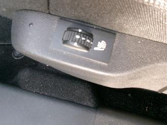 Citroën C4 cactus 1.2 PURETECH BUSINESS CLIMA NAVI PANO picture 17