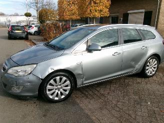 Coche accidentado Opel Astra 1.7 CDTI SPORTS COSMO CLIMA 2011/3