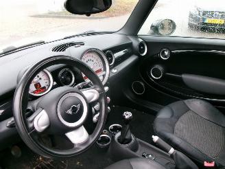 Mini Cooper PEPPER 1.6 I CLIMA PANO picture 17