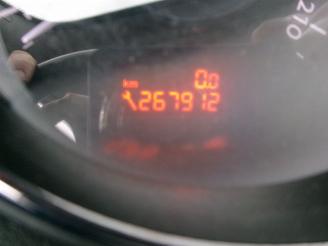 Peugeot 5008 2.0 HDiF EXECUTIVE 7 PERSOONS CLIM NAVI PANO picture 21