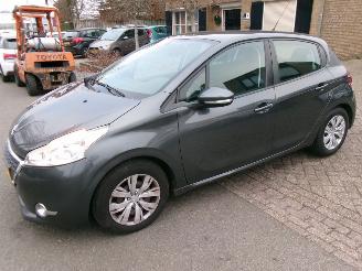 Unfallwagen Peugeot 208 1.2 I ALLURE 5 DEURS AIRCO 2012/8
