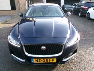 Jaguar XF 2.0 D R-SPORT AWD picture 3