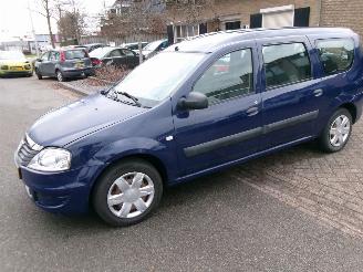 skadebil auto Dacia Logan 1.6 AMBIANCE 7 PERSOONS AIRCO 2009/12