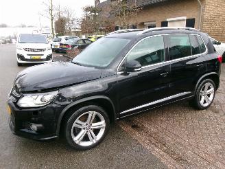 damaged passenger cars Volkswagen Tiguan 1.4 TSI SPORT &STYLE R-LINE EDITION 2013/1