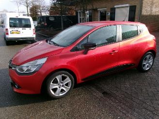 Voiture accidenté Renault Clio 0.9 TCE COLEECTION AIRCO NAVI GEEN SCHADE 2013/2