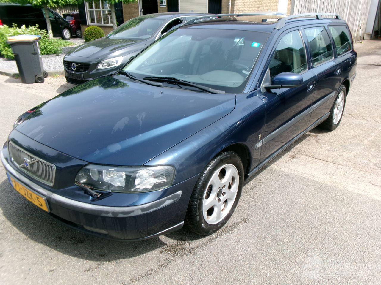 Volvo V-70 2.4 D5 GEARTRONIC BLACK SAPPHIRE EDITION II