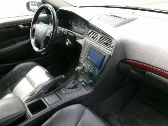 Volvo V-70 2.4 D5 GEARTRONIC BLACK SAPPHIRE EDITION II picture 10