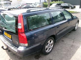 Volvo V-70 2.4 D5 GEARTRONIC BLACK SAPPHIRE EDITION II picture 6