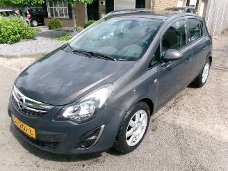 Unfallwagen Opel Corsa 1.4-16V COSMO AIRCO 2014/5