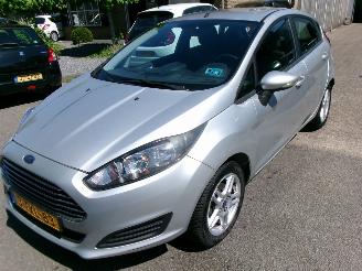 uszkodzony samochody osobowe Ford Fiesta 1.0 STYLE AIRCO NAVI 2014/5