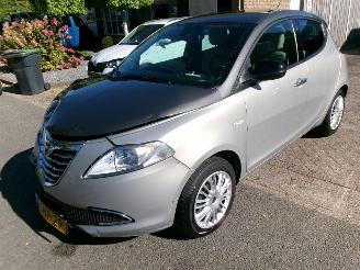 Voiture accidenté Lancia Ypsilon TWIN-AIR GOLD AUTOMAAT  41.078 KM N.A.P 2013/9