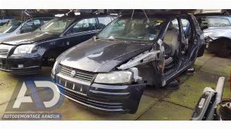 Auto da rottamare Fiat Stilo Stilo (192A/B), Hatchback, 2001 / 2007 1.4 16V 2005