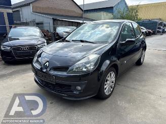 Dezmembrări autoturisme Renault Clio Clio III (BR/CR), Hatchback, 2005 / 2014 1.4 16V 2006/8