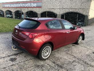 damaged passenger cars Alfa Romeo Giulietta 1.6 JTD 2012/10