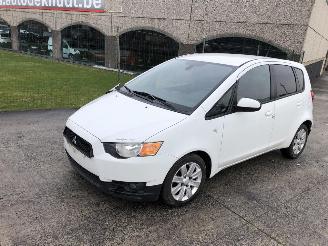 Vaurioauto  passenger cars Mitsubishi Colt  2012/11