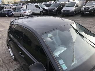 Volkswagen Golf 2.0 TSI picture 13