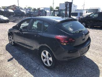 Coche accidentado Opel Astra 17 CDTI 2012/1