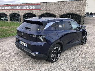 Vaurioauto  passenger cars Renault Scenic e TECH 2024/9
