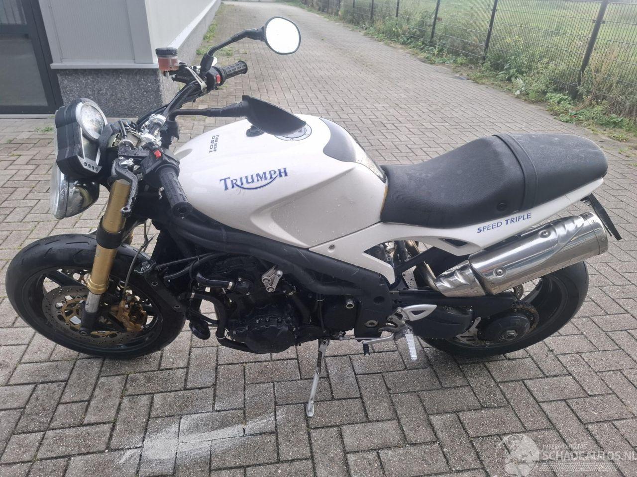 Triumph Speed Triple 2050
