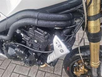 Triumph Speed Triple 2050 picture 11