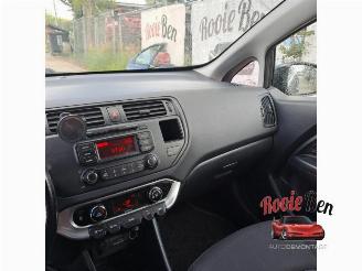 Kia Rio Rio III (UB), Hatchback, 2011 / 2017 1.2 CVVT 16V picture 16