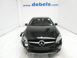 krockskadad bil auto Mercedes A-klasse 1.6 2017/4