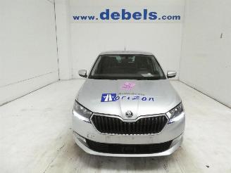 krockskadad bil auto Skoda Fabia 1.0 2021/6
