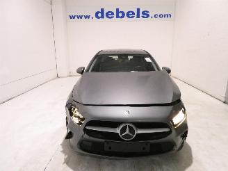 krockskadad bil auto Mercedes A-klasse 2.0 D 2022/10