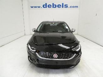 Vaurioauto  passenger cars Fiat Tipo 1.3D  MIRROR 2020/5