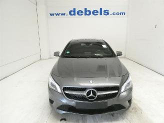krockskadad bil auto Mercedes Cla-klasse ATT. VERLIES POLITIE 2017/1