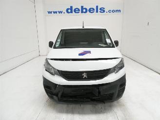 krockskadad bil bedrijf Peugeot Partner 1.5D PRO 2021/6