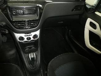 Peugeot 208 LIKE picture 10