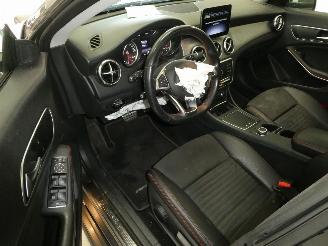 Mercedes Cla-klasse 180 picture 19