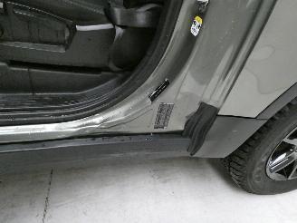 Land Rover Defender  picture 6