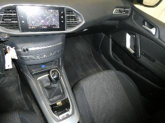 Peugeot 308 II SW STYLE picture 14