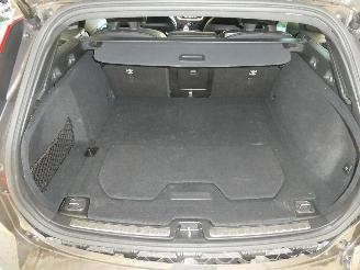 Volvo V-60 PLUS DARK picture 20